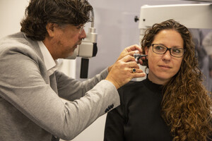 Hoorbranche vraagt aandacht voor preventie in het AD