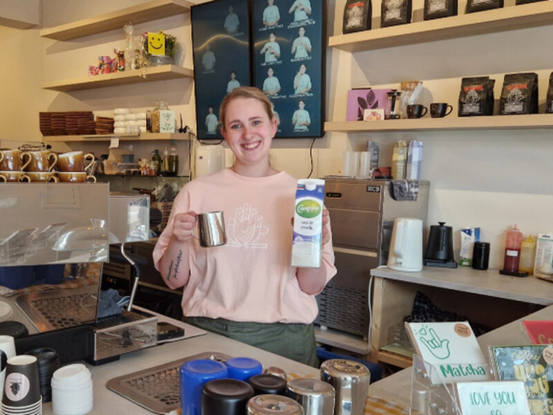 Schijndelse koffiebar ingericht voor doven en slechthorenden