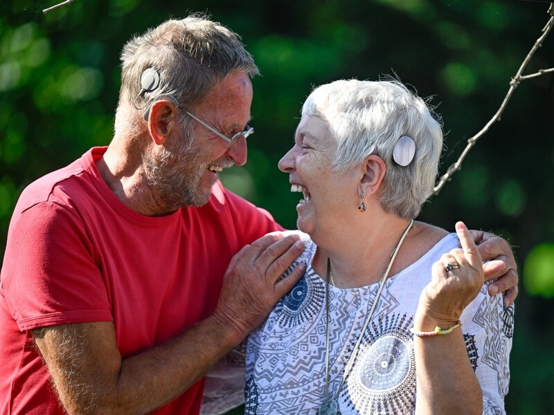 Hearpeers: kom in contact met mensen met een gehoorimplantaat
